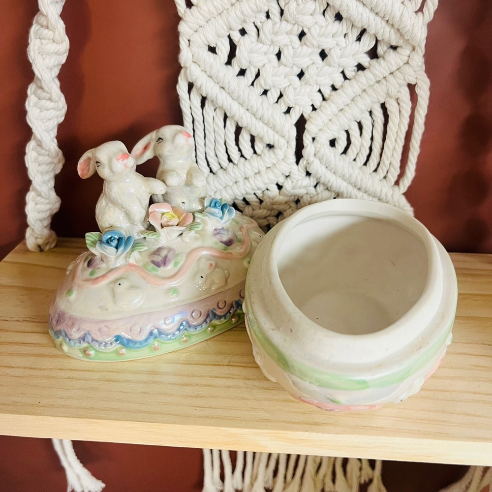 Easter Egg Trinket Box Bunny Rabbit Flowers Iridescent Finish Multicolor - Picture 7 of 9